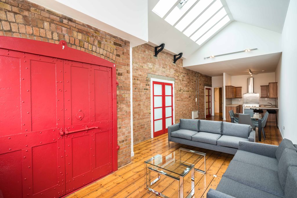 Property photo 1 of 8