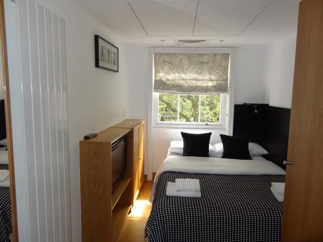 Property photo 1 of 5 Studio To Rent