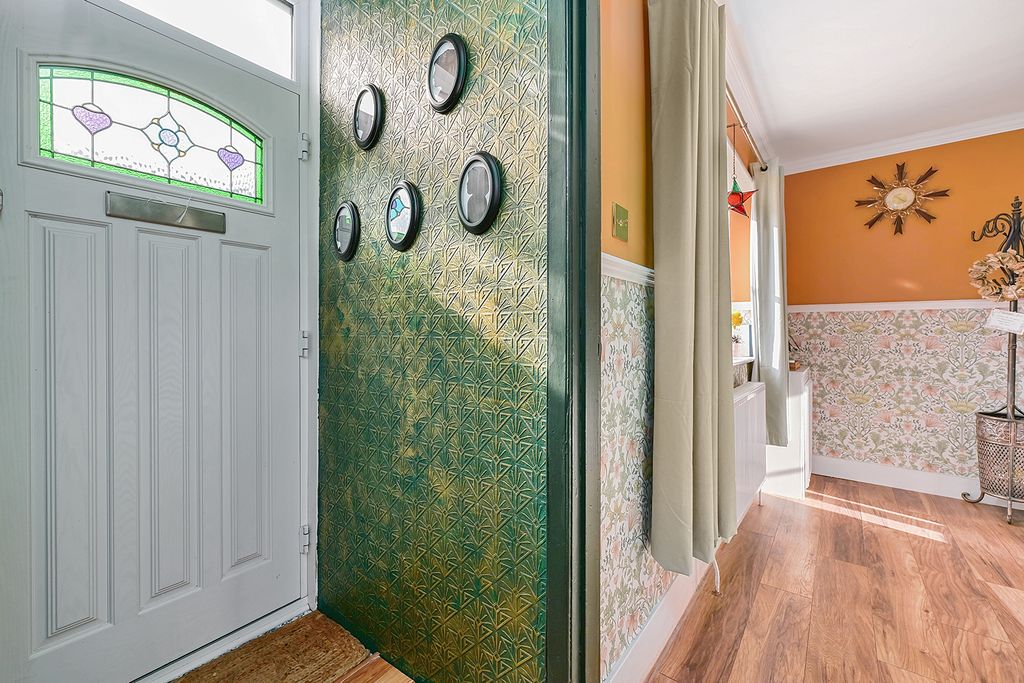 Property photo 2 of 14 Entrance
