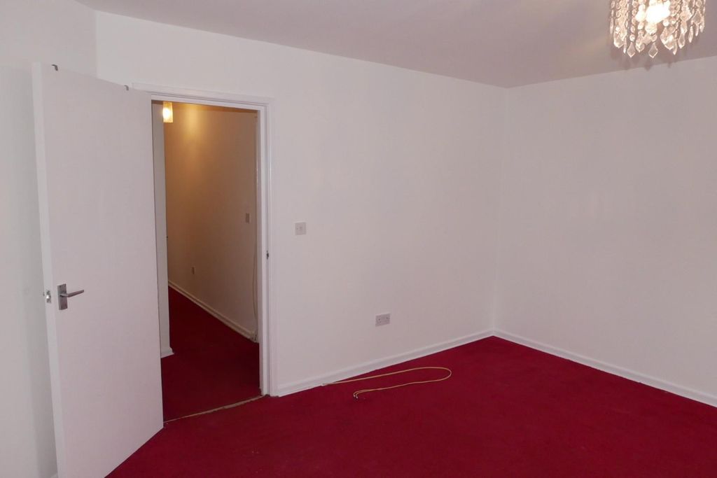 Property photo 2 of 7 P1170463.Jpg