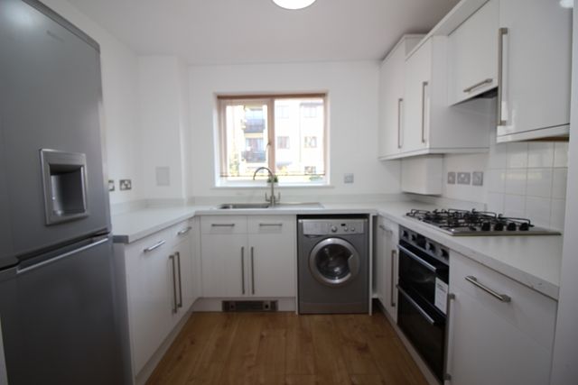 Property photo 3 of 10 Kitchen