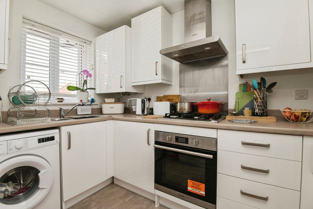 Property photo 3 of 17 Photo