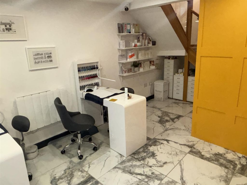 Property photo 1 of 6 Photo 0