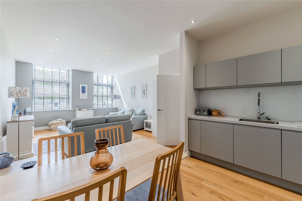 Property photo 1 of 11 Dining Kitchen