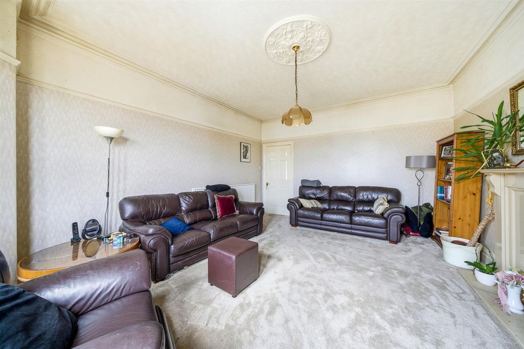 Property photo 3 of 15 Lounge 2.Jpg