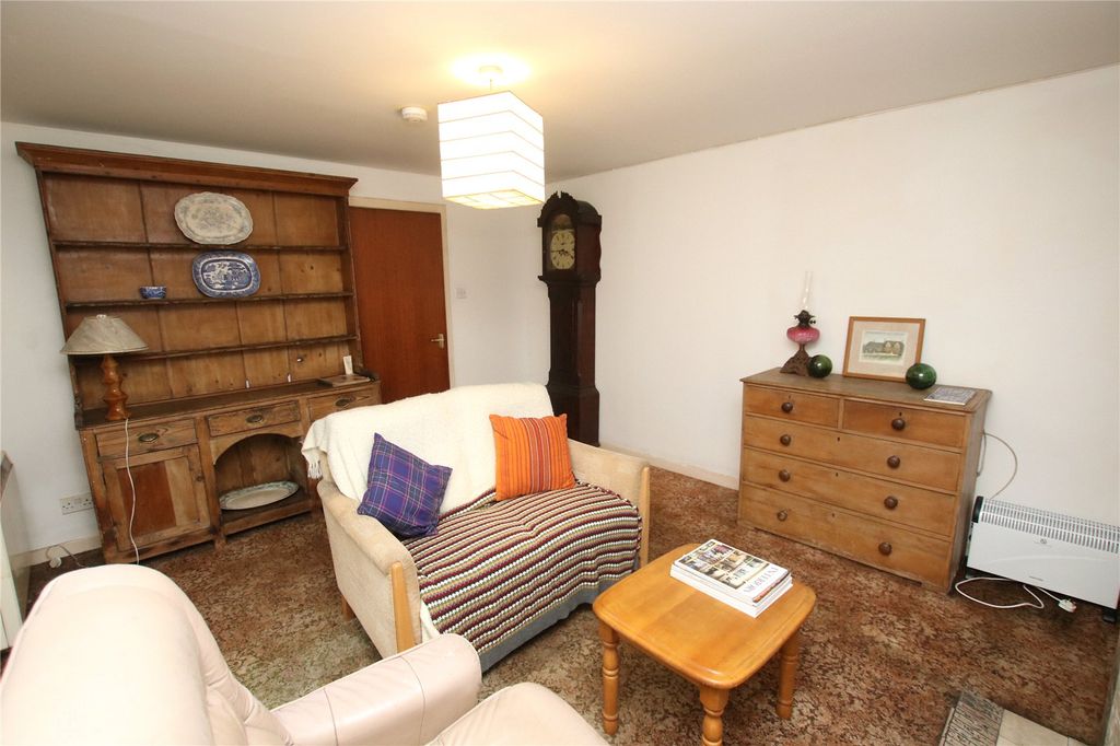 Property photo 3 of 21 Living Room