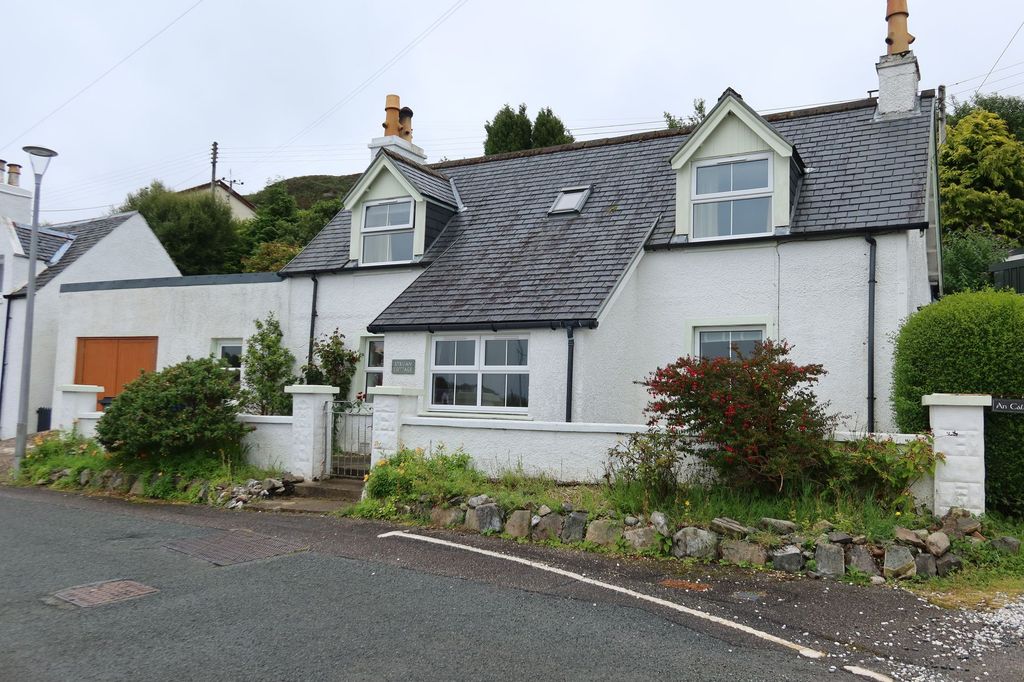 Property photo 1 of 59