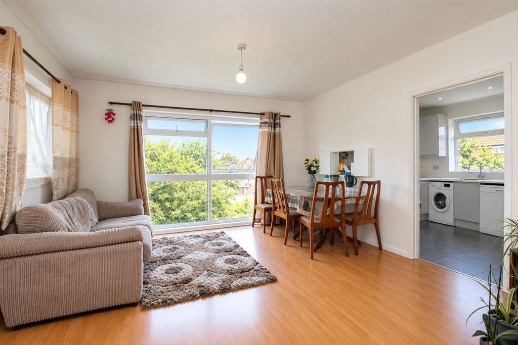 Property photo 2 of 5