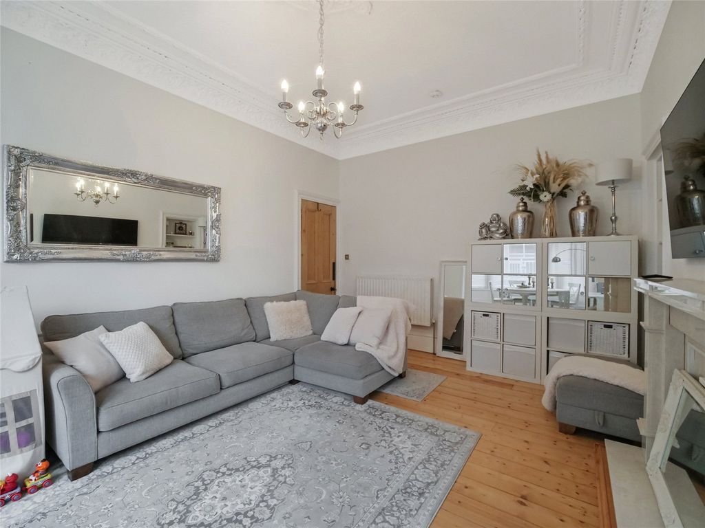 Property photo 3 of 19 Living Room