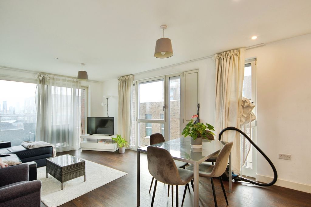 Property photo 3 of 21 Pbox-Img.Jpg