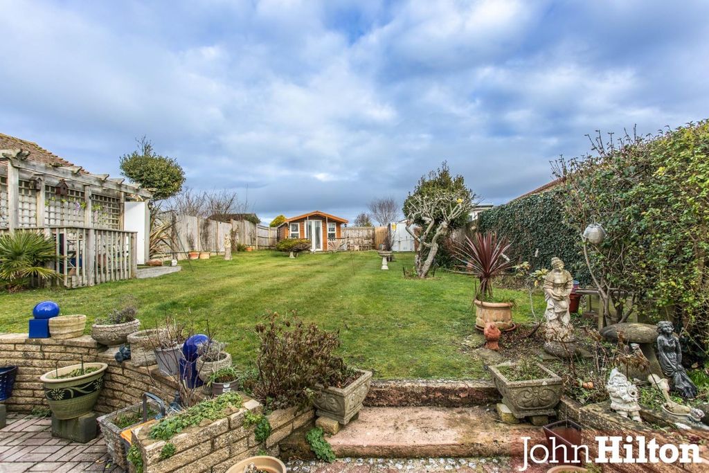 Property photo 2 of 18 Longhill Road-4.Jpg