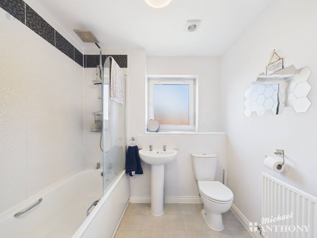 Property photo 3 of 13 Cam03218G0-Pr0974-Still009