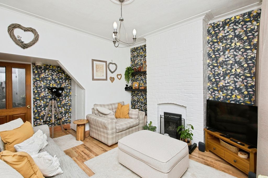 Property photo 2 of 18 Pbox-Img.Jpg