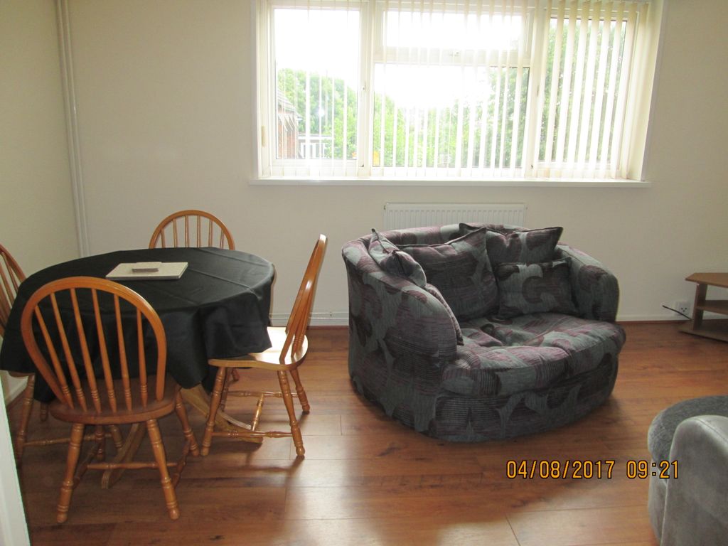 Property photo 2 of 8 Lounge/Dining