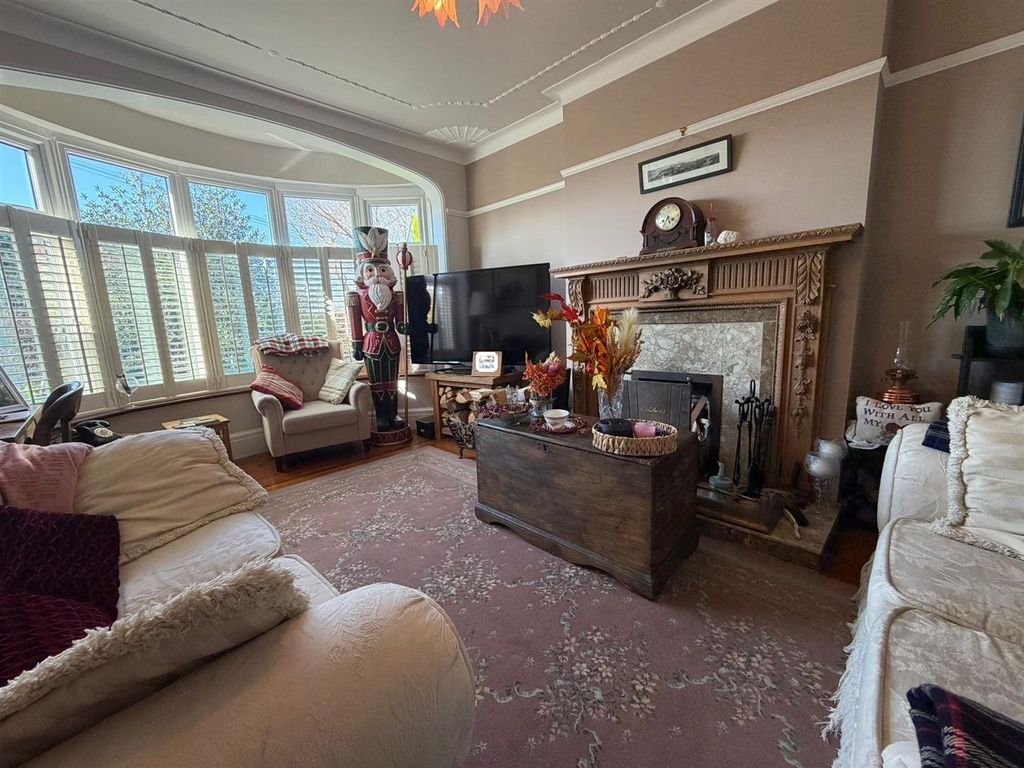 Property photo 3 of 33 Mg.Jpg