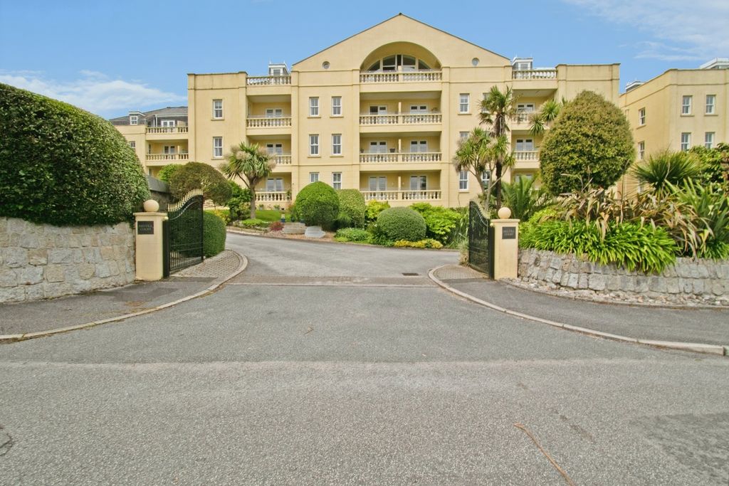 Property photo 1 of 18 Pbox-Img.Jpg