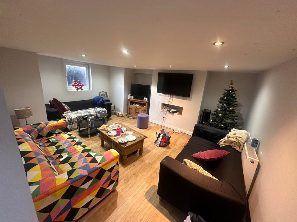 Property photo 2 of 14 Picture No. 05