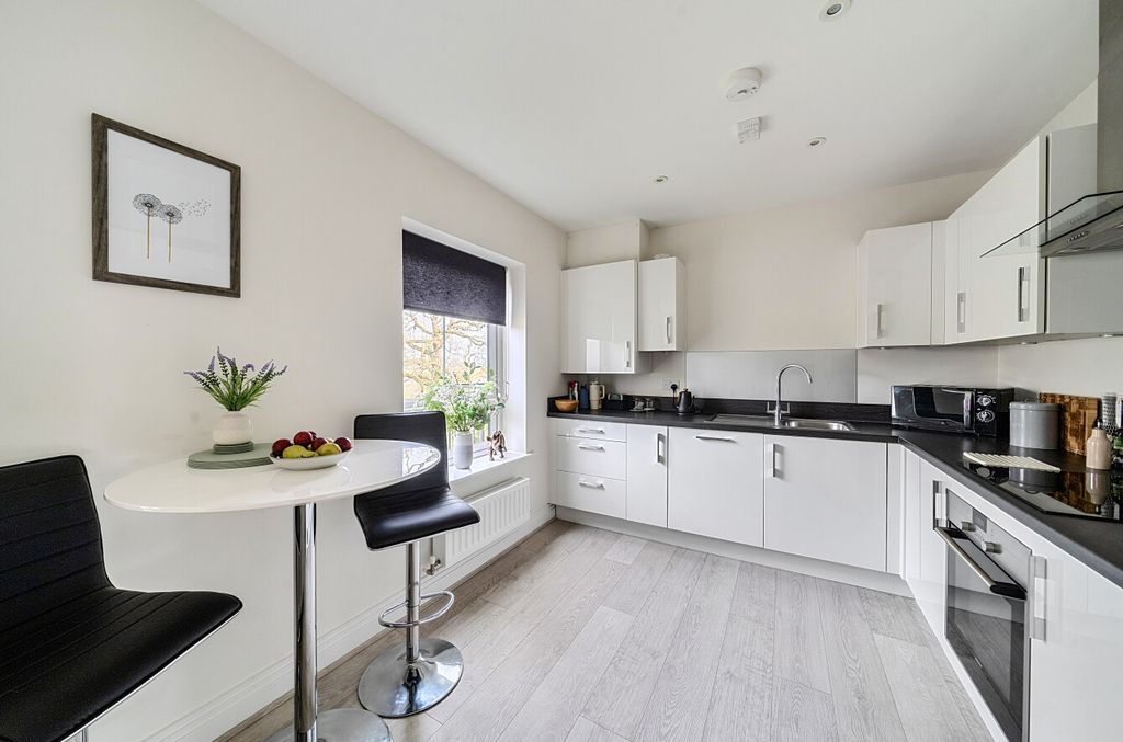 Property photo 3 of 15 1424634-5-69B4373...