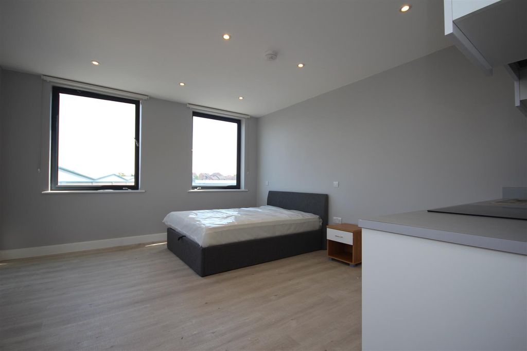 Property photo 1 of 16 405 A.Jpg