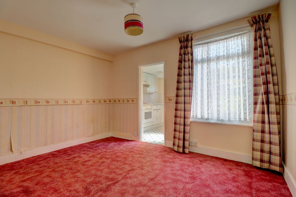 Property photo 3 of 10 Dining Room