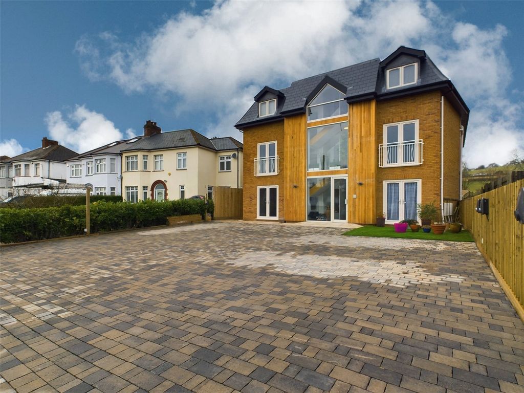 Property photo 1 of 28 Picture No. 29