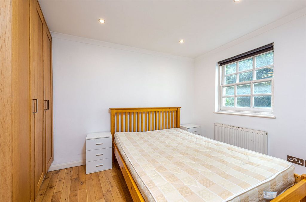 Property photo 3 of 8 Picture No. 21