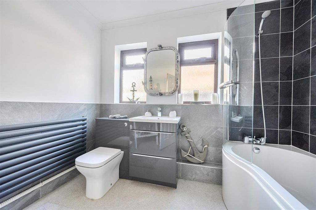 Additional image 15 of 4 bed detached house for saleThe Avenue, Crowthorne, Berkshire RG45