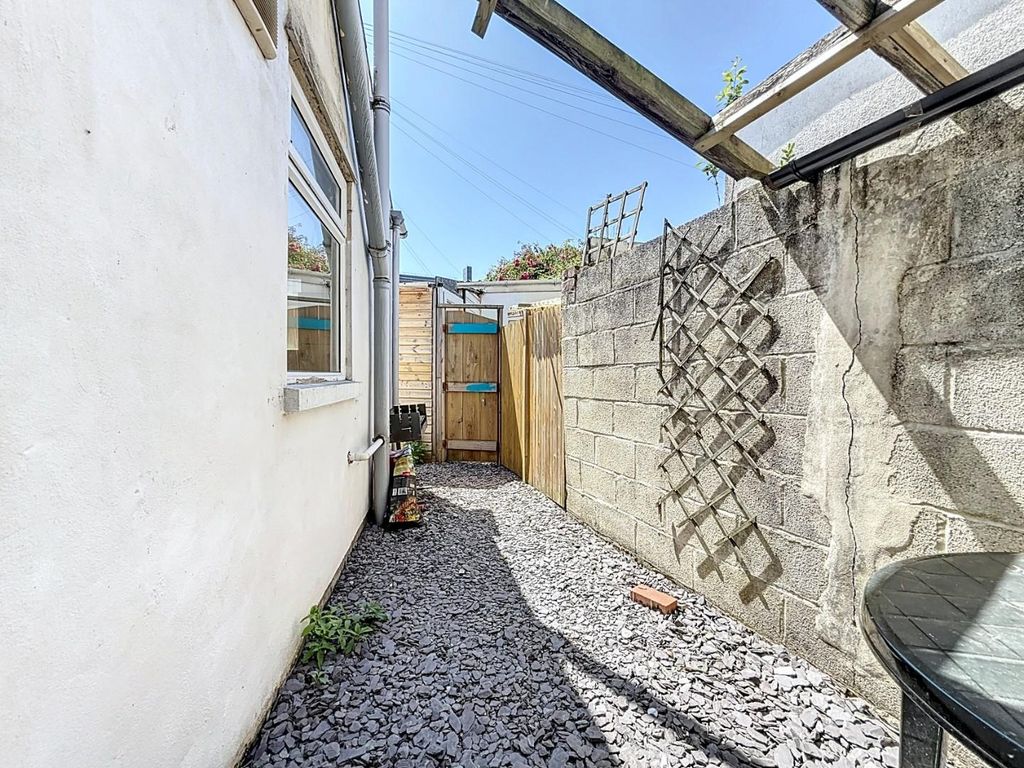 Property photo 3 of 24 Graden