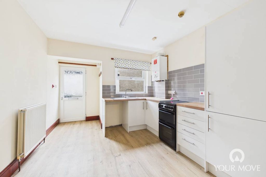 Property photo 3 of 13 Kitchen/Dining Room