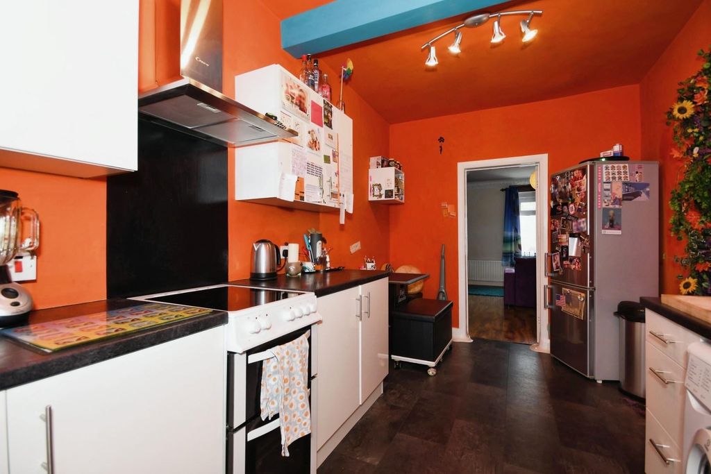 Property photo 3 of 13 Kitchen