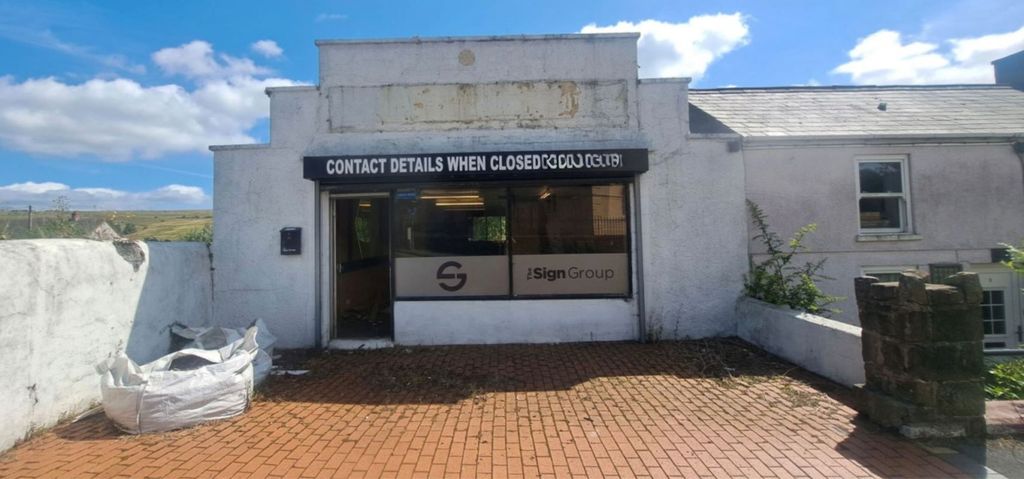 Property photo 1 of 5