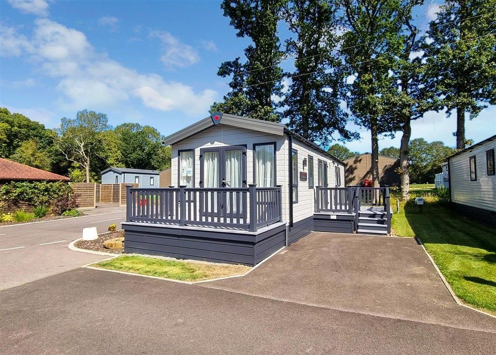 Property photo 1 of 6 Front