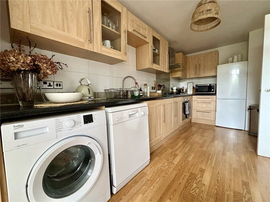 Property photo 3 of 14 Kitchen