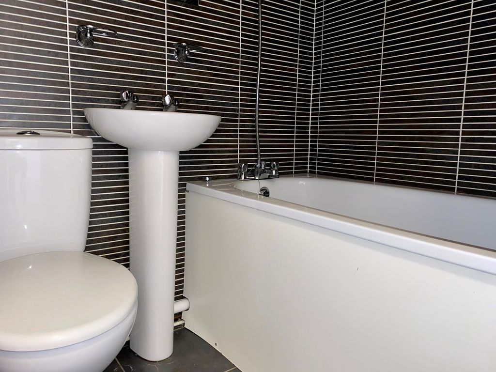 Property photo 3 of 3