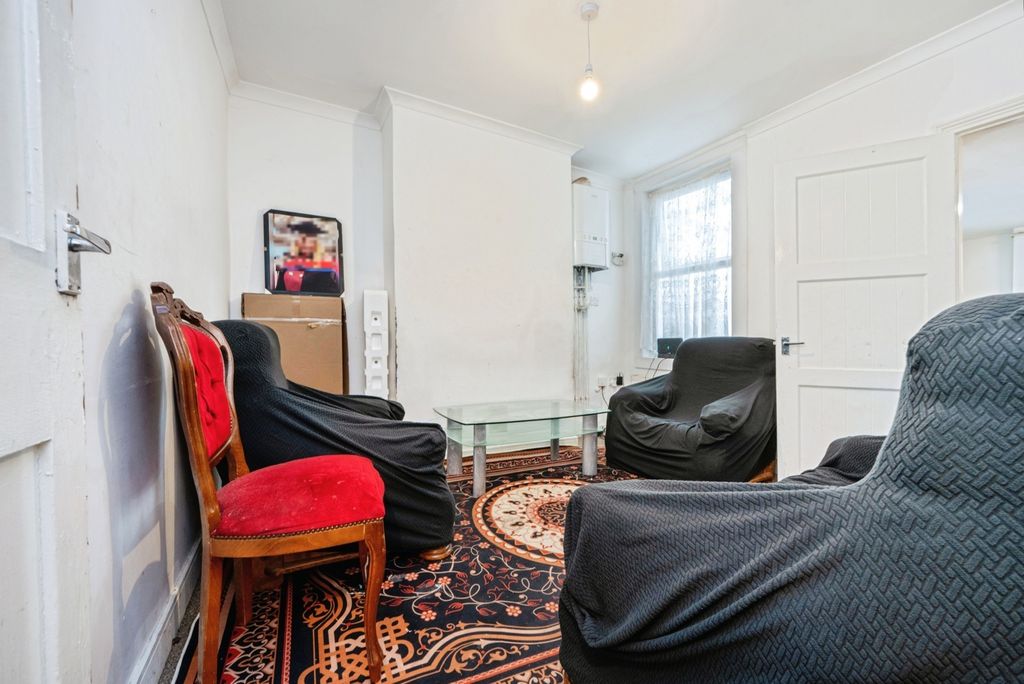 Property photo 3 of 19 Pbox-Img.Jpg