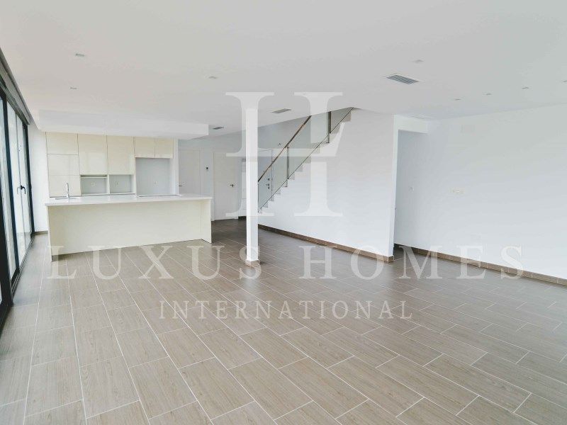 Property photo 3 of 25