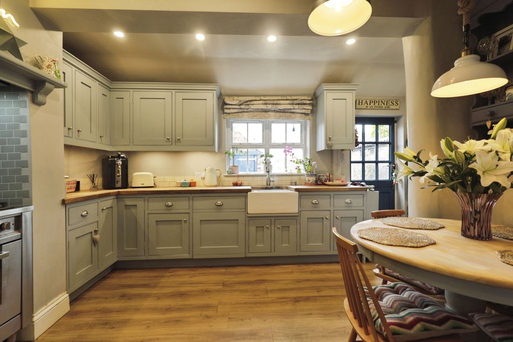 Property photo 3 of 18 Pbox-Img.Jpg