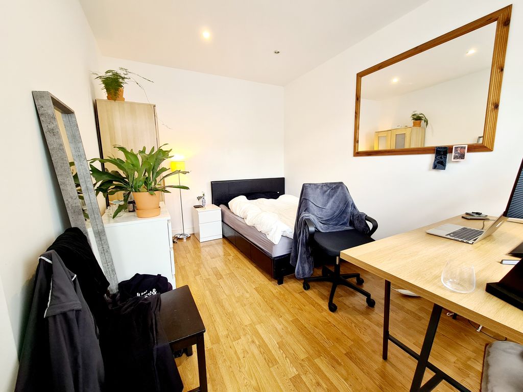 Property photo 1 of 3