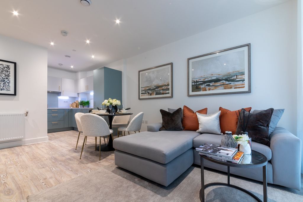 Property photo 3 of 6 24.08.15 Cside F17 1Bed Apt-28