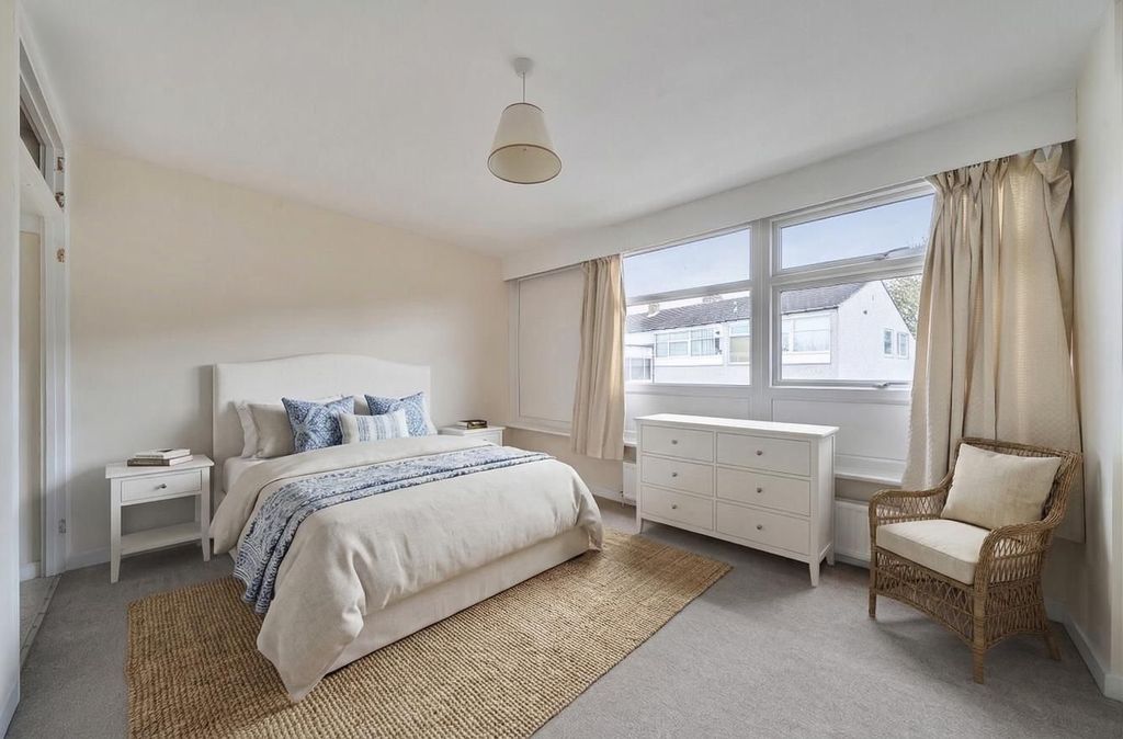 Property photo 3 of 19 Picture No. 25