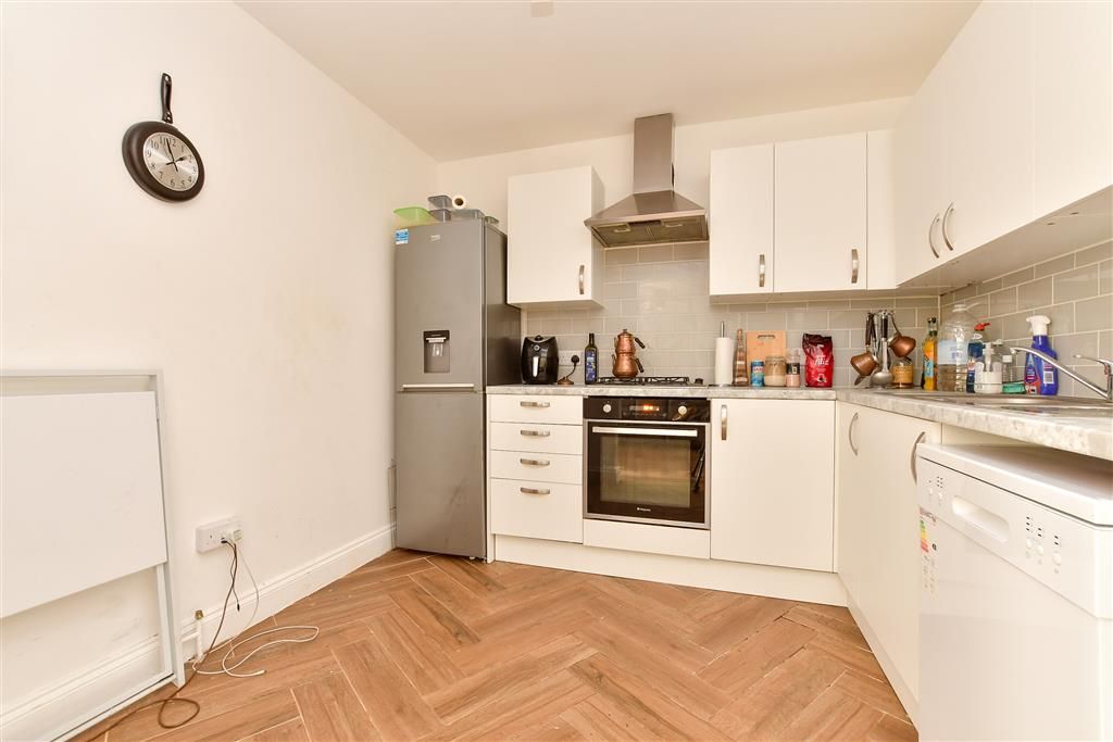Property photo 3 of 12 Kitchen