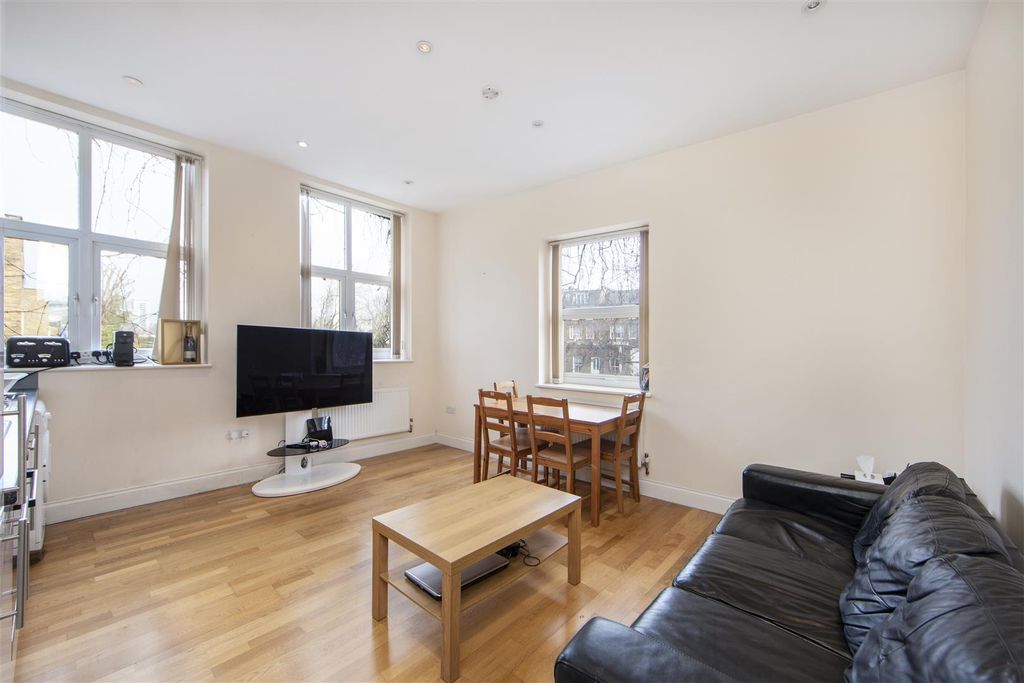 Property photo 2 of 8 Woodstock Grove  - Rec.Jpg