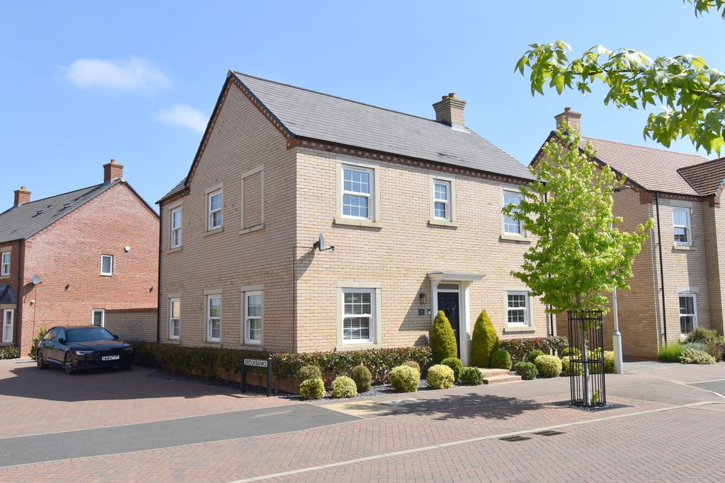 Property photo 1 of 37