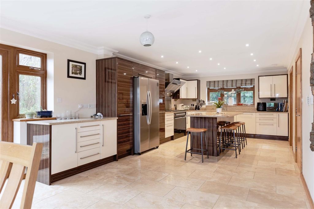 Property photo 2 of 31 Alta Vista_22.Jpg