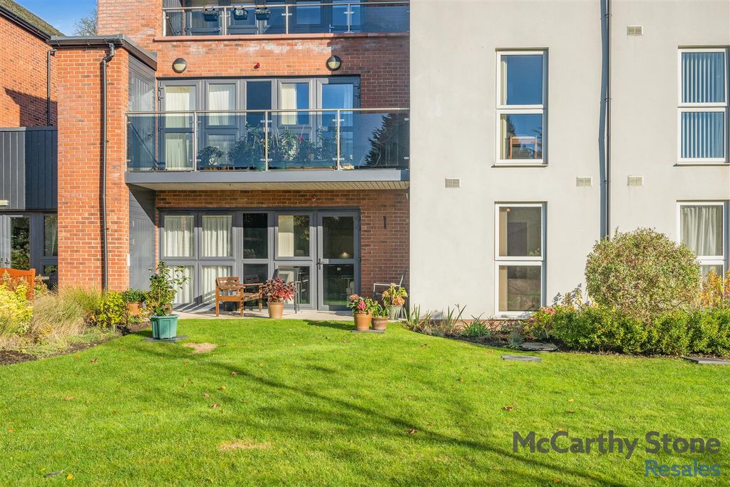 Property photo 1 of 33 8667828-Exterior05.Jpg