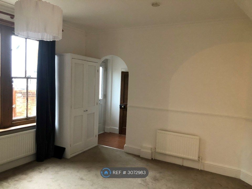 Property photo 3 of 8
