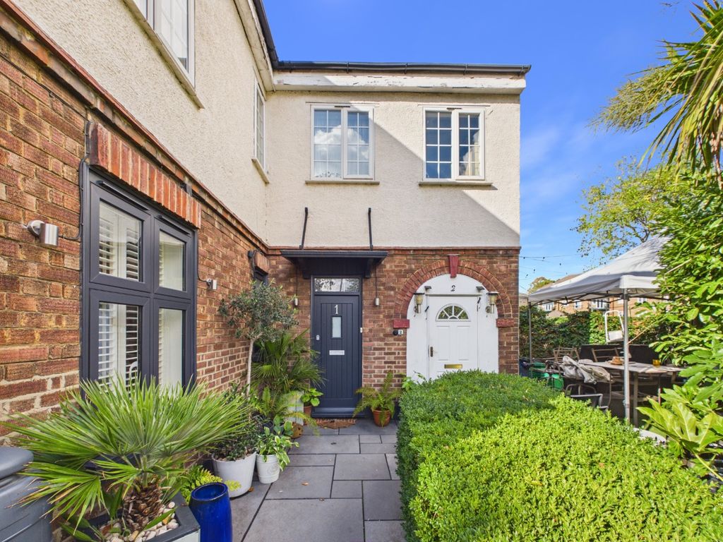 Property photo 2 of 9 6097352