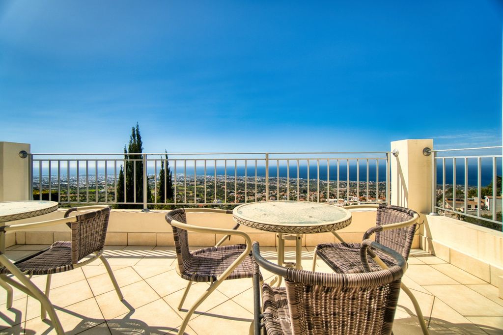 Property photo 2 of 29