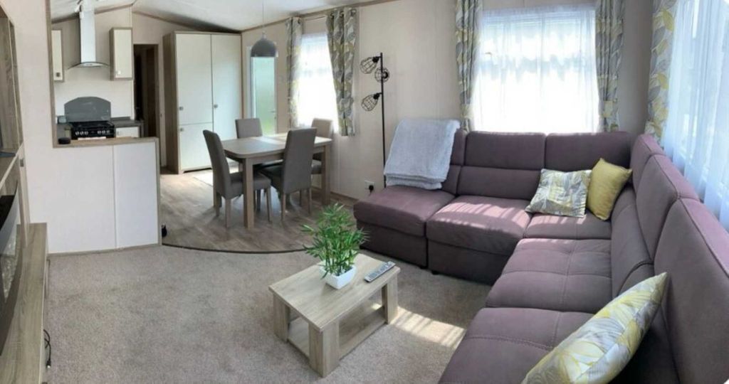 Property photo 2 of 23