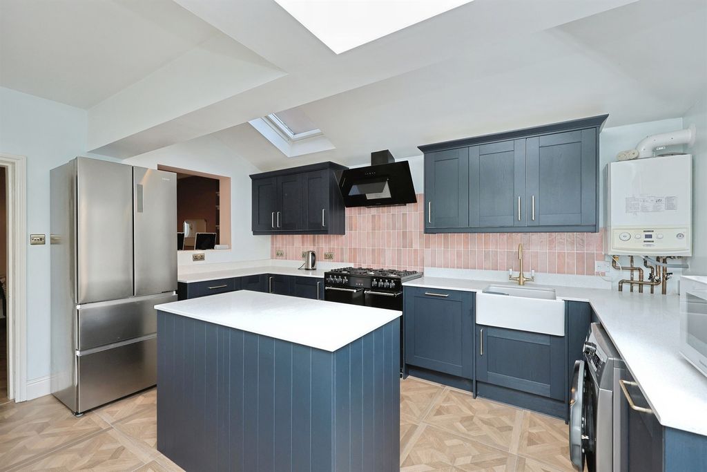 Property photo 3 of 14 Image